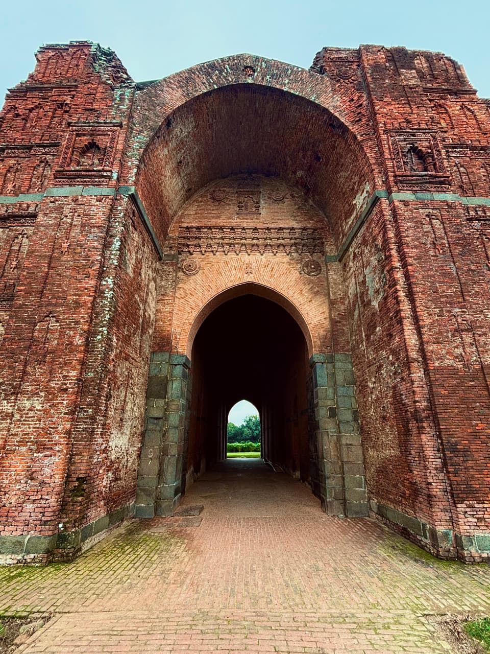 Game of Thrones: The Tale of a Lost Capital